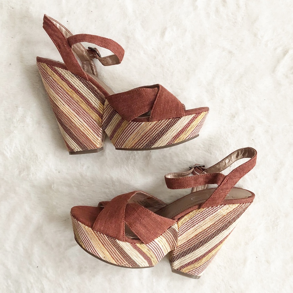 4/$20 🌴 BC BG Paris Edanai Platform Wedge Sandals - Picture 4 of 8